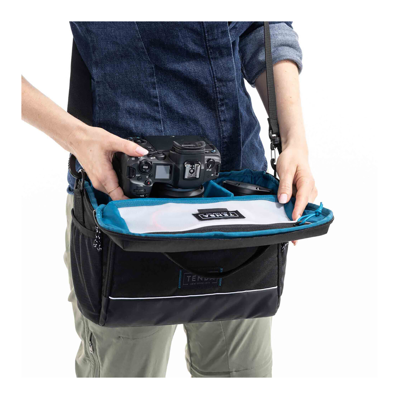 Tenba V2 12 Shoulder Bag (Black) - Image 6