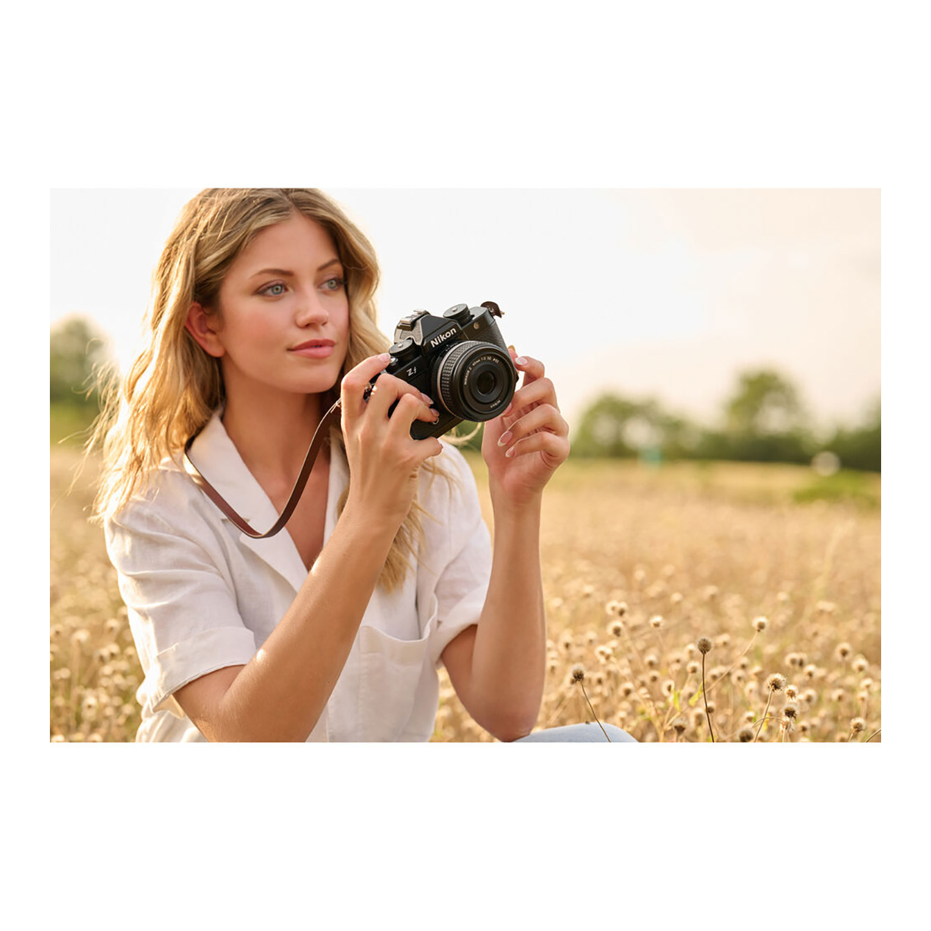 Nikon Zf Mirrorless Camera with 40mm Lens - Image 12
