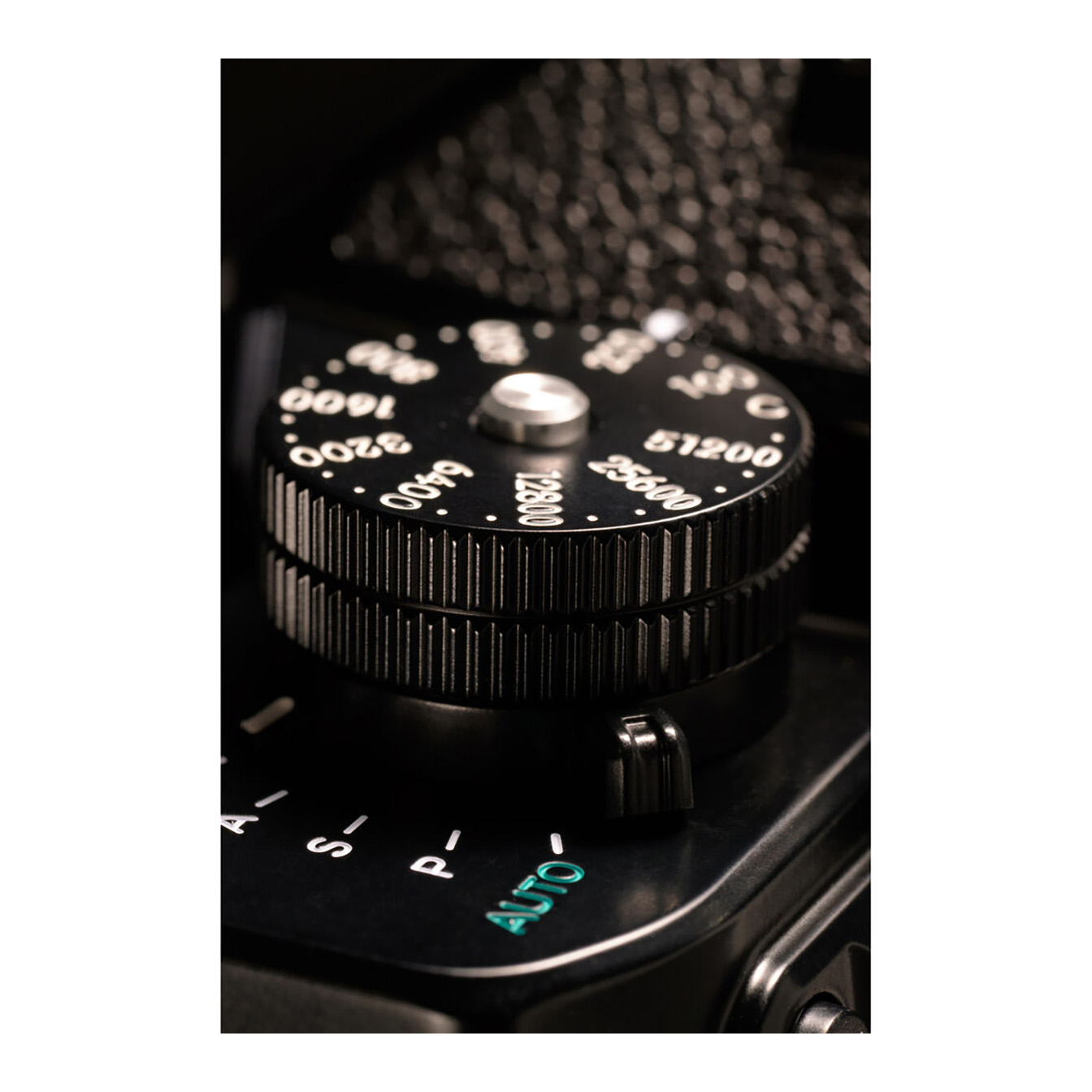Nikon Zf Mirrorless Camera with 24-70mm f/4 Lens - Image 6