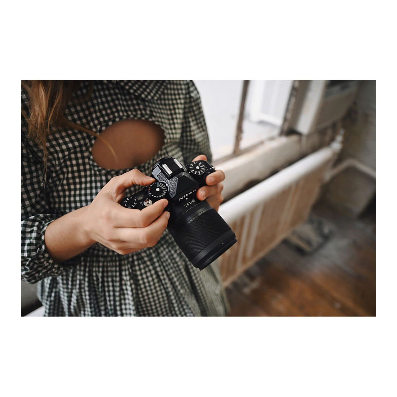 Nikon Zf Mirrorless Camera with 24-70mm f/4 Lens - Image 12