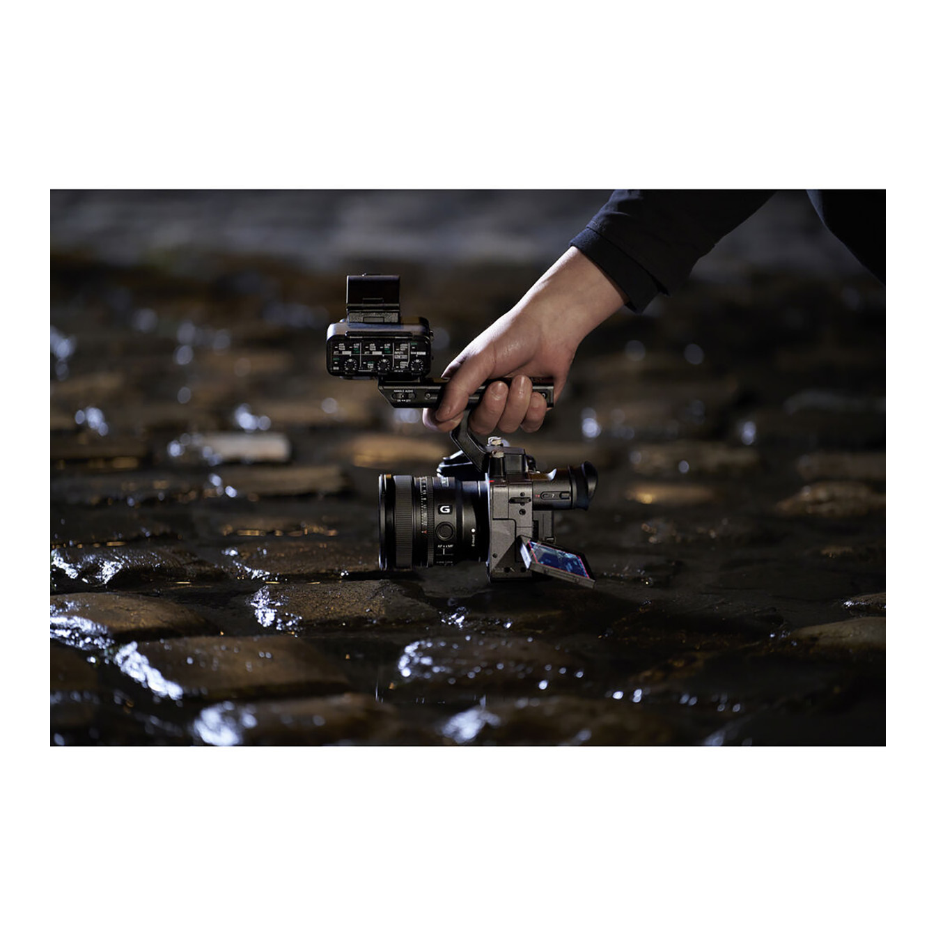 Sony FX2 Digital Cinema Camera with XLR Handle Unit - Image 19