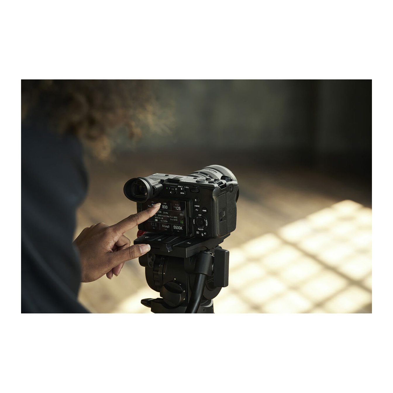 Sony FX2 Digital Cinema Camera with XLR Handle Unit - Image 22