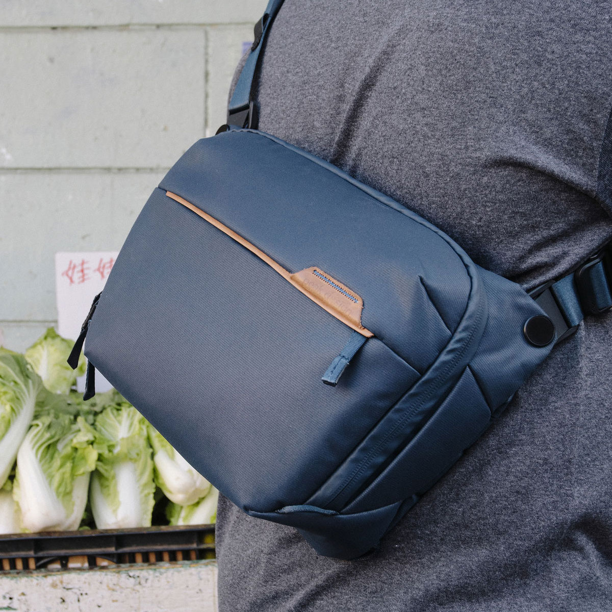 Peak Design Everyday Sling (Midnight, 6L) - Image 4