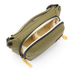 Alternative view of Peak Design Everyday Sling (Kelp, 3L)