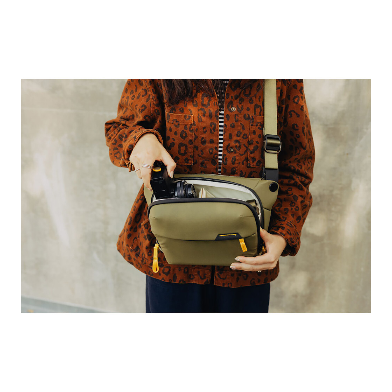 Peak Design Everyday Sling (Kelp, 3L) - Image 5
