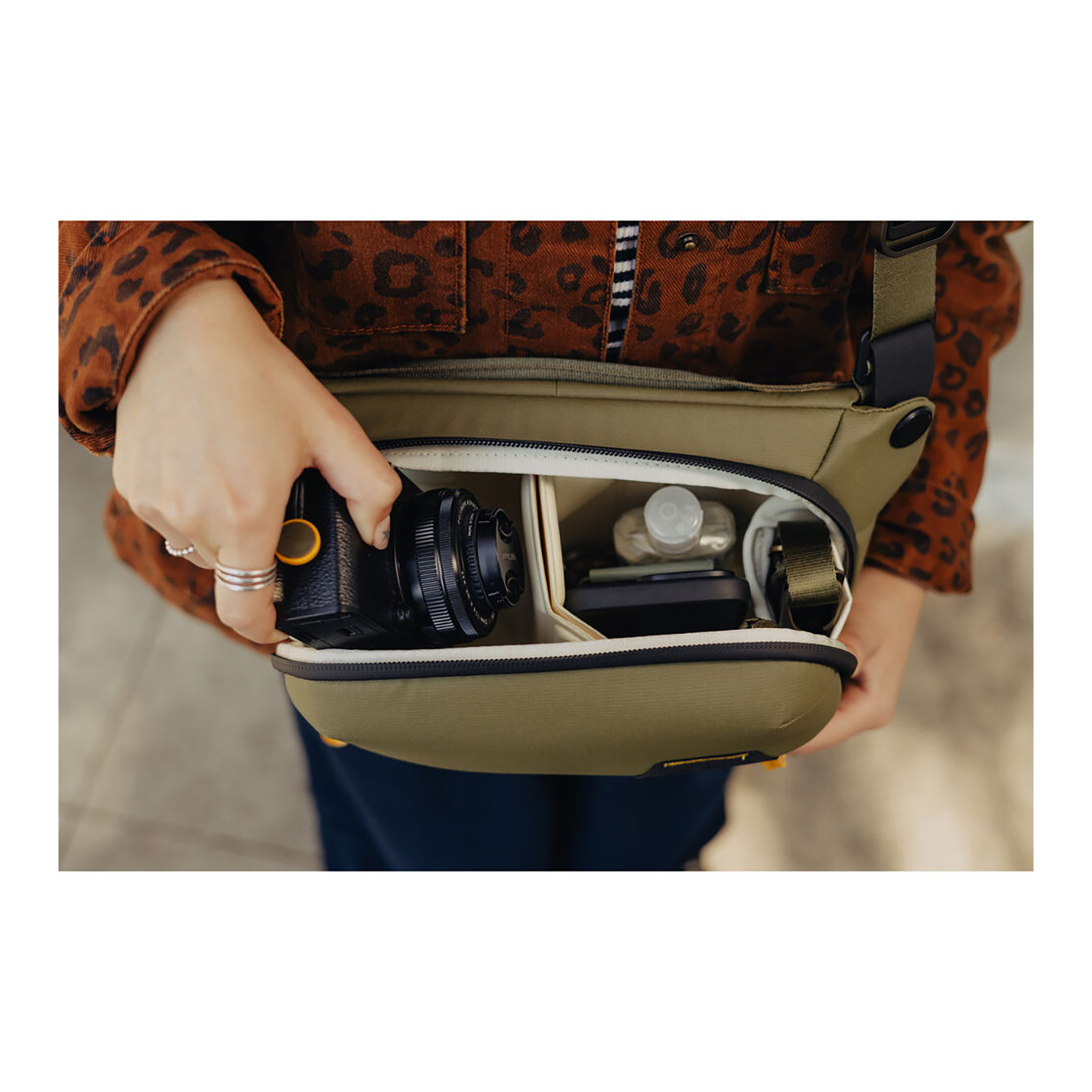 Peak Design Everyday Sling (Kelp, 3L) - Image 6