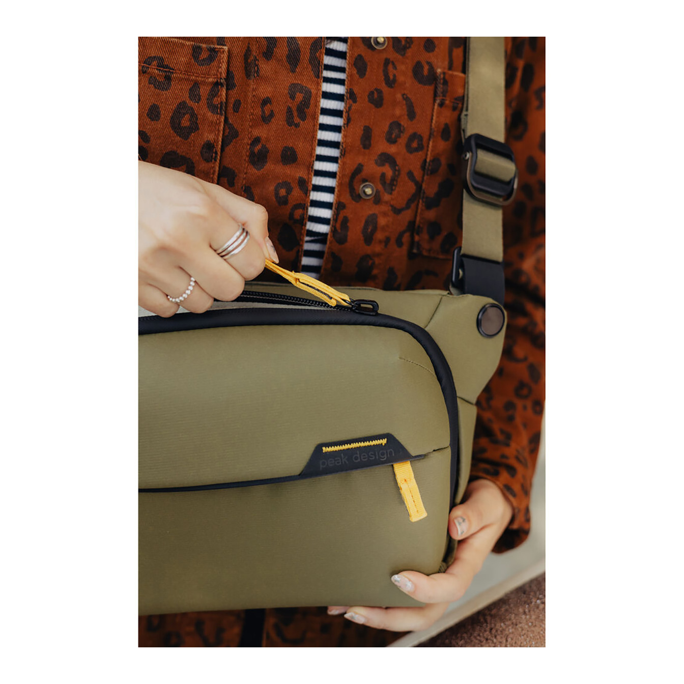 Peak Design Everyday Sling (Kelp, 3L) - Image 10
