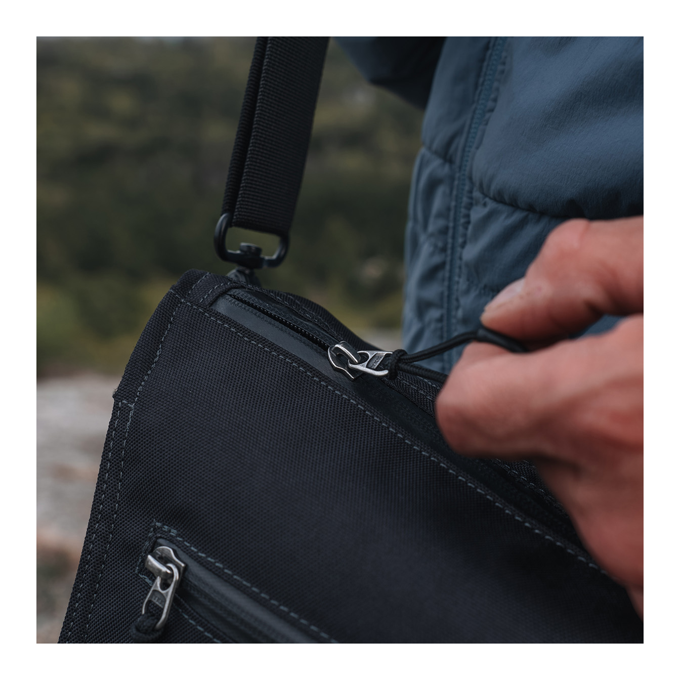 ProMaster Jasper 2.0 Small Satchel Bag (4.0 L Black) - Image 13