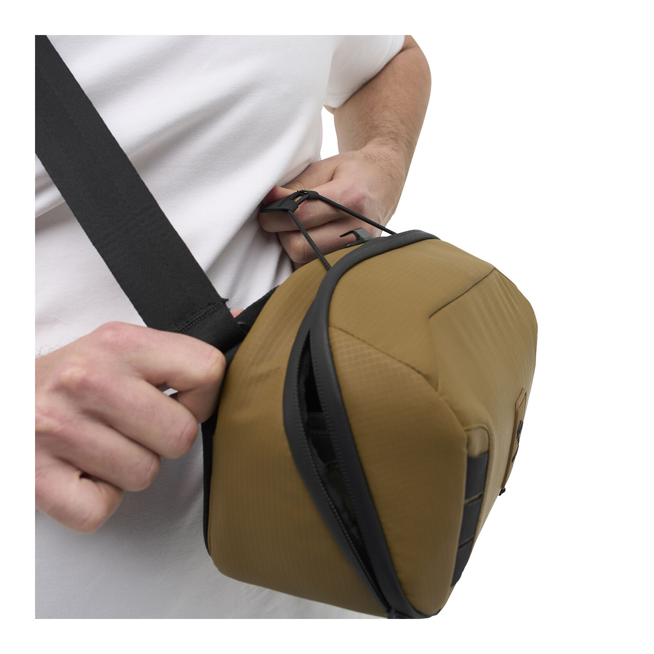 Nomatic McKinnon Camera Sling (Coyote, 5L) - Image 13