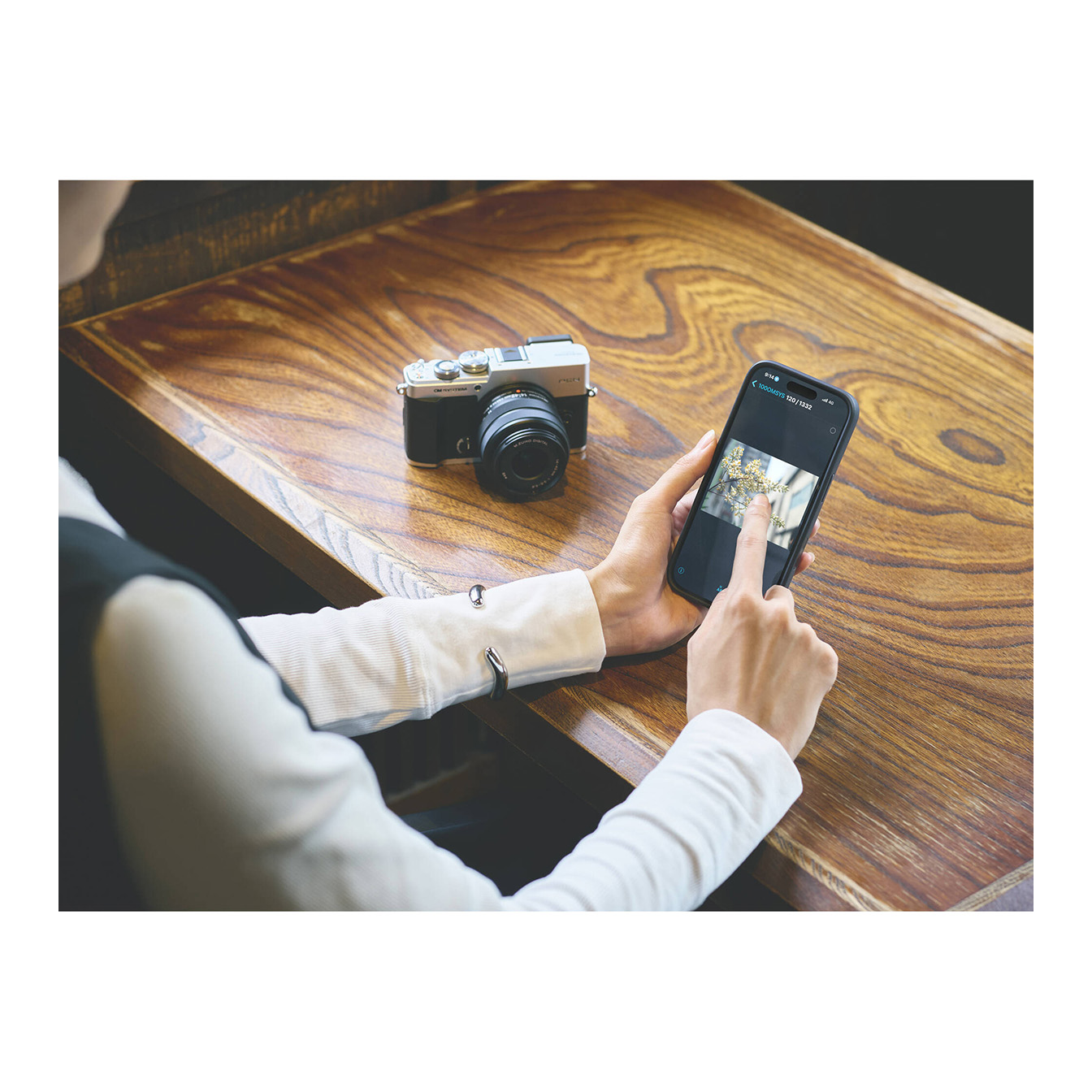 OM SYSTEM PEN Mirrorless Camera with 14-42mm III and 40-150mm R Lenses (Black) - Image 15
