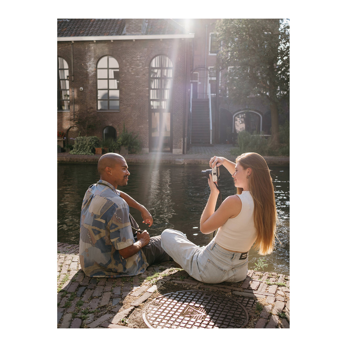 OM SYSTEM PEN Mirrorless Camera with 14-42mm III and 40-150mm R Lenses (Black) - Image 22